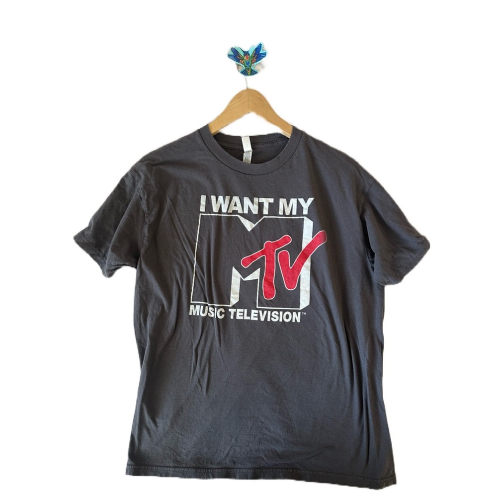 M tv T-shirt